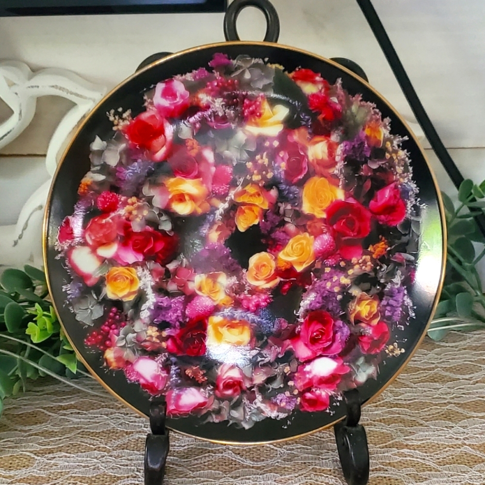 Summer's Bounty Rose Wreaths Limited Collection Decorative Plate With Stand .